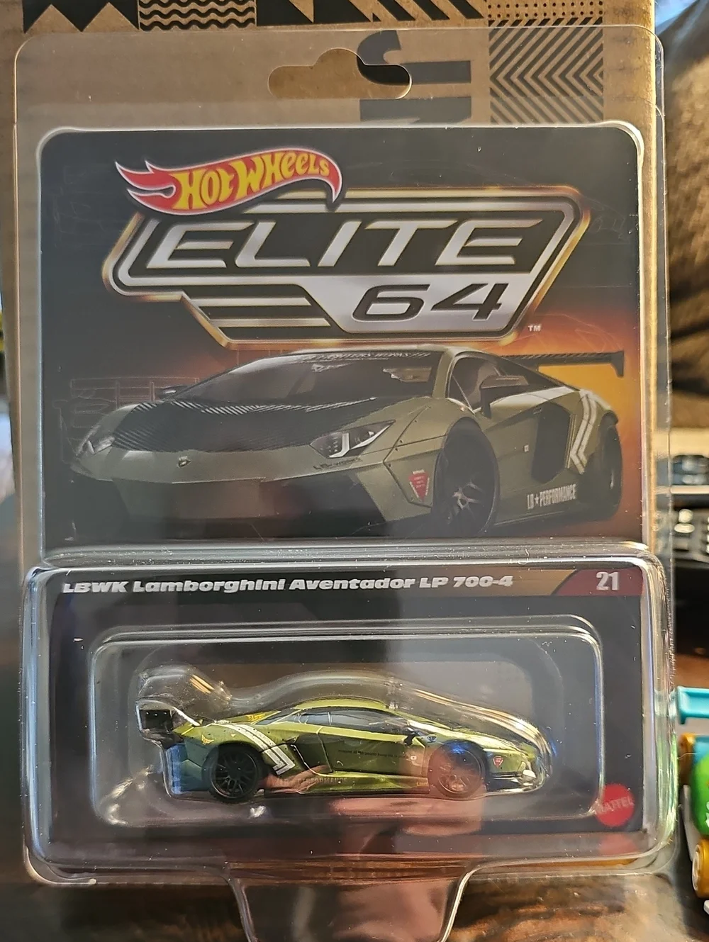 Mattel Hot Wheels Elite 64 LBWK Lamborghini Aventador LP 700-4 - Green - Picture 1 of 5